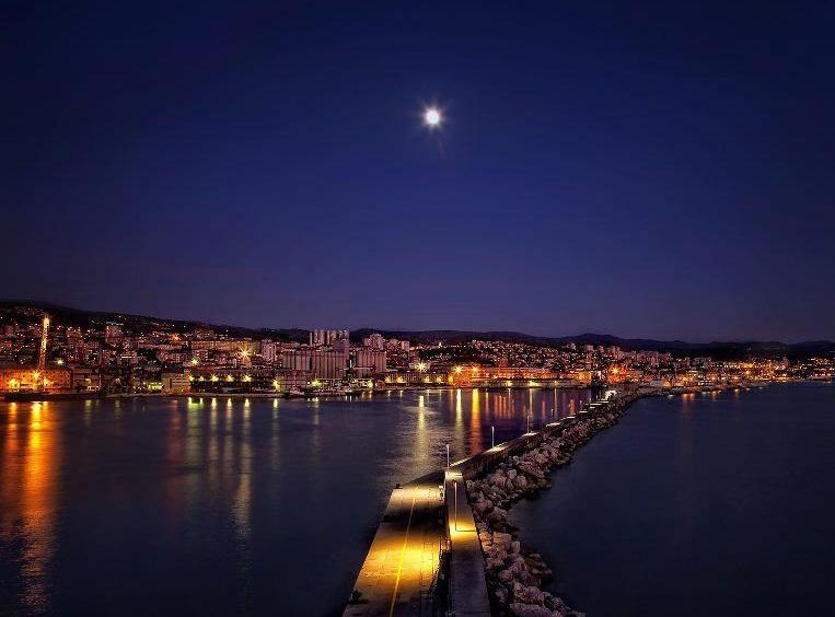 Apartment Skyscraper Maro Rijeka Exteriér fotografie
